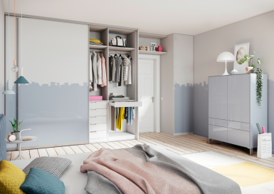 Raumplus Gleittüren - Schlafzimmer mit offenem Kleiderschrank und Gleittüren von raumplus in modernem Design.